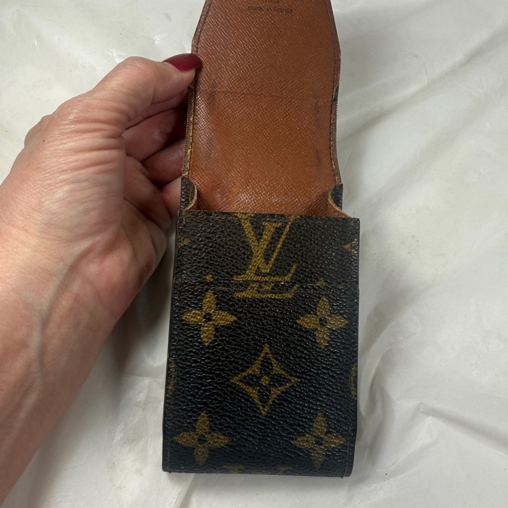 Louis Vuitton Monogram Case - Picture 3 of 12